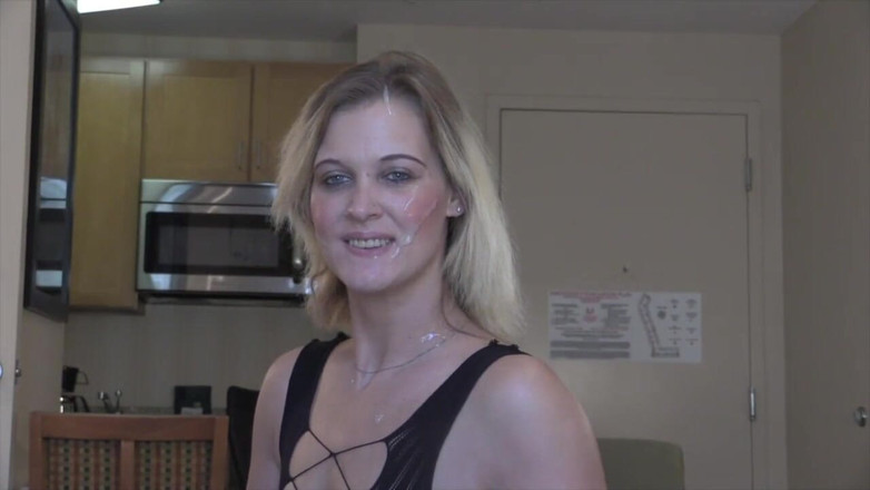 Real Amateur Sluts: Brooklyn moore si fa sborrare in faccia dal grande cazzo...