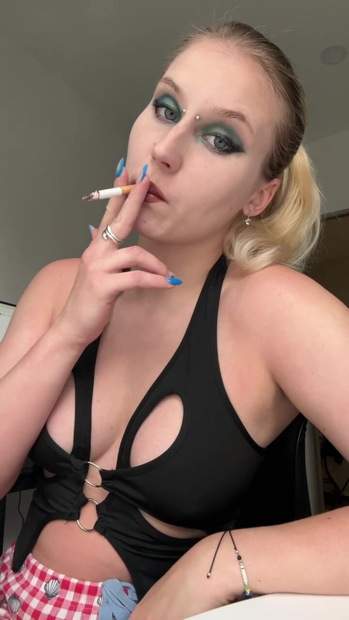 MertyXXX: Guardami Negli Occhi per