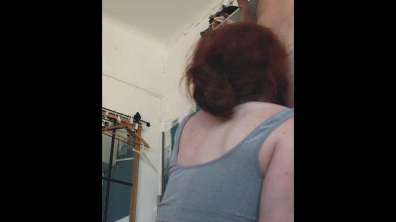 RedLili: Onderdanige slet krijgt billenkoek en wordt in de keel genomen