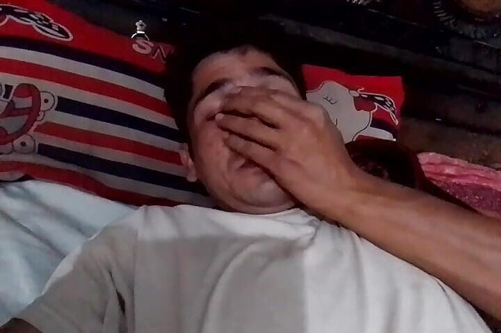 Gangbang straight: Penghormatan kencing kepada Kalpn