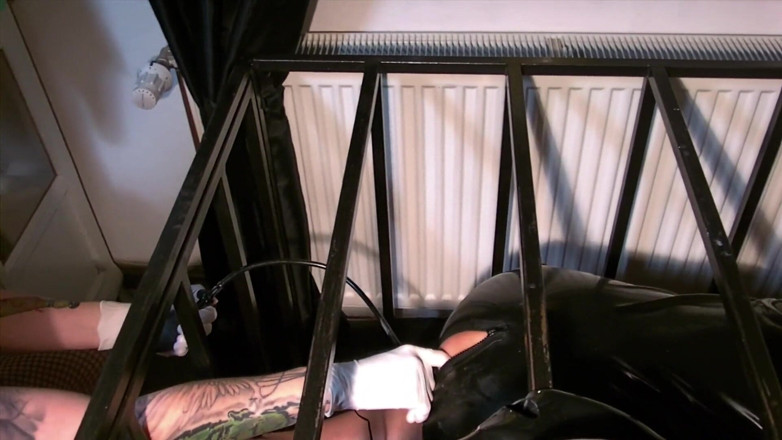 Domina Lady Vampira - SM Studio Femdom Empire: Bi-slaves blowjob bitch part 2