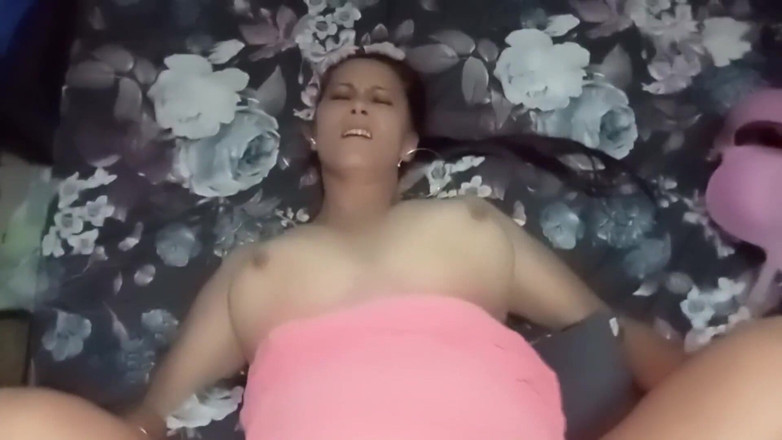 Creampie Shane: Single Desperate Stepmom Fucks Landlord to Pay for Rent