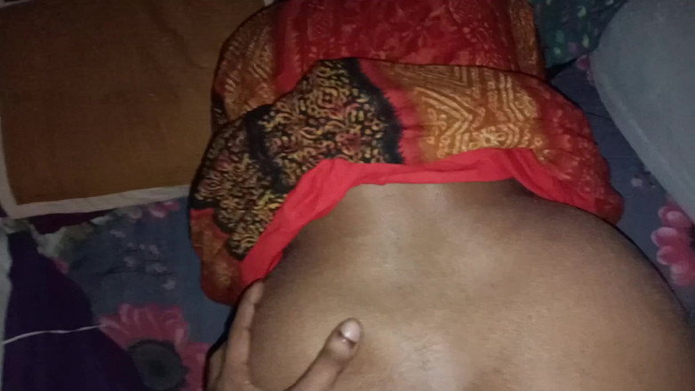 Roshalo Boudi: Bengalese boudi e suo marito a pecorina