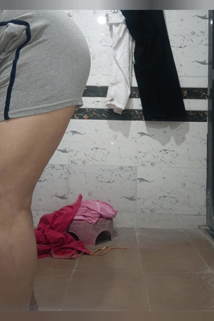 Priyahot77: Priya Bhabi Full Open Body Hot Exercise in Bathroom