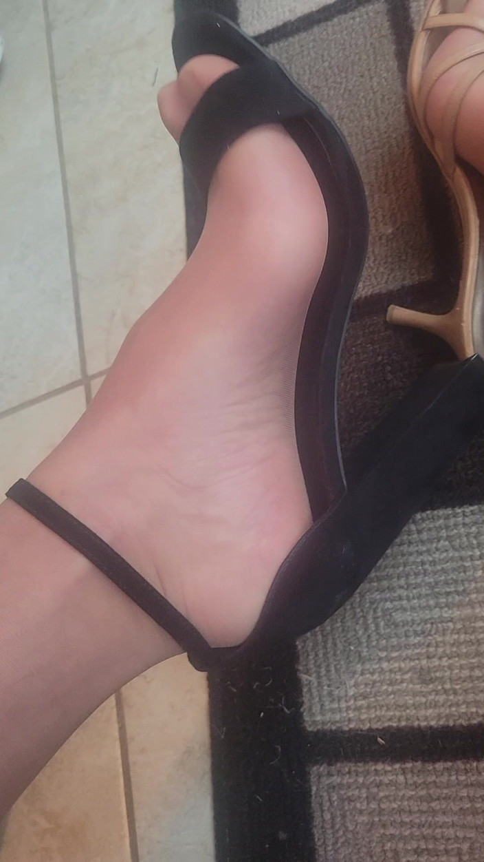 Feet Lover: Melancap dengan tumit dan nilon dan pancutan mani pada tumit