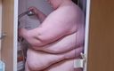 SSBBWLadyBrads: Je me presse sous la douche avec moi et mon...