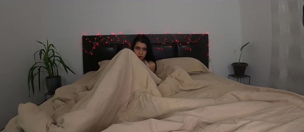 SassyTiff: Big ass brunette masturbate fingering