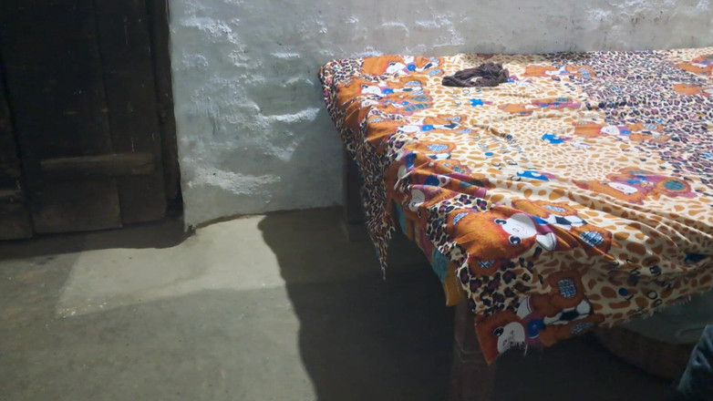 Trilokinath: Wow dina bröst är så heta th girl från min gata...