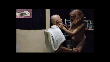 Casal Gresopio films: Kocamı tıraş ediyor ve yarağını emiyor