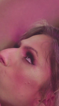 Oopsie - T-girl Jade Venus memberikan Cis Lesbian Christy Love orgasme pancutan meletup di bilik mandi!