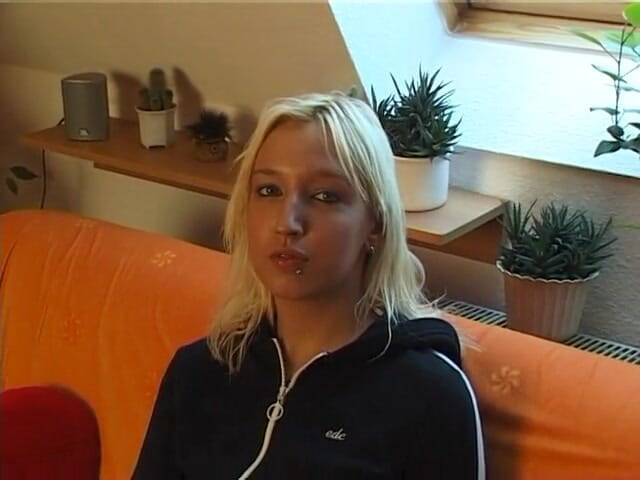 Crispy Teens: Teen blonde stripping and showing her body