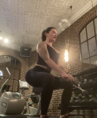 Adreena Winters: Its Monday! Guess where I am!? Keep up beta boys!