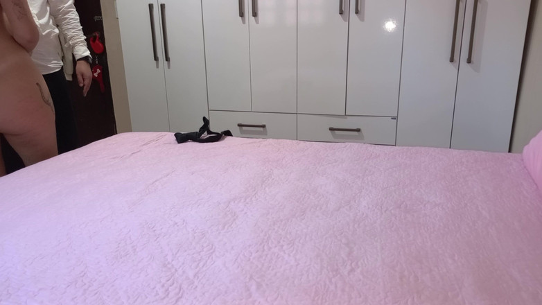 Gabi SweetCouplesStories: Bini curang sebenar cuba dihamilkan oleh jiran.