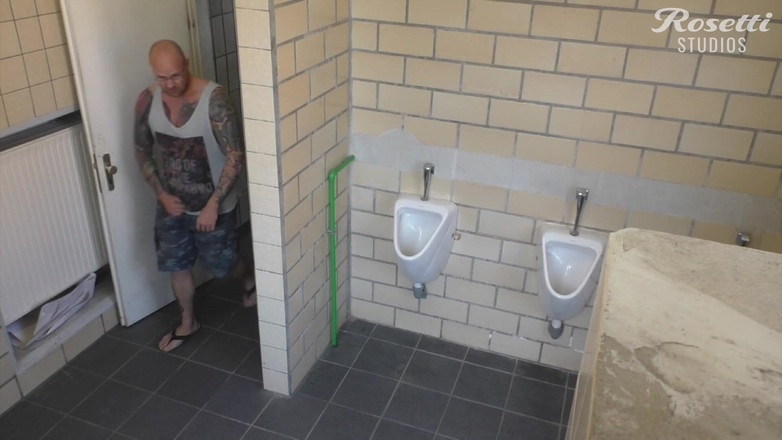 Rosetti: Das Glory Hole Am Busbahnhof