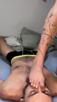 Ride Slaves Face with Smelly Asshole