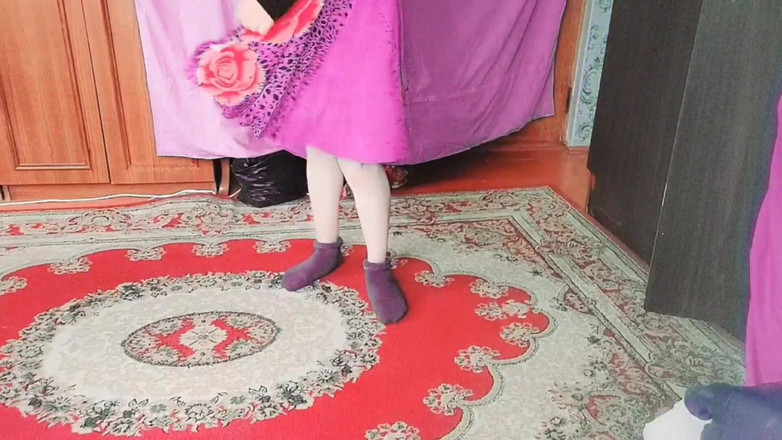 Kitty_Cross: 可爱的娘娘腔在柔和的晨光下穿着大腿