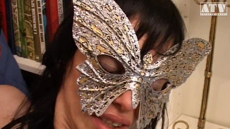 Italian Real Amateur ATV: 변태 소녀들을 위한 핫한 섹스 - 전문적이지 않은 배우들과 집에서 섹스