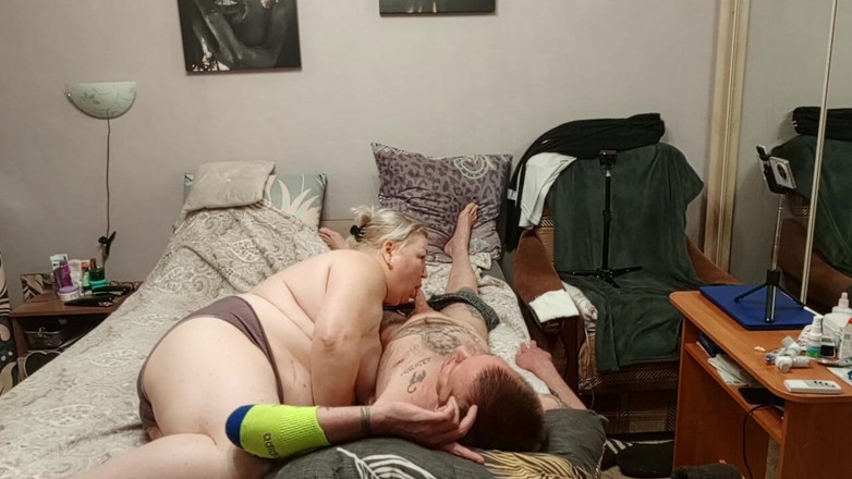 Zona901: Macecha dala masáž a kouření s polykáním spermatu