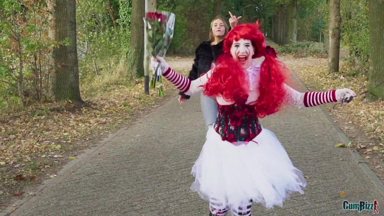 Cumbizz: Dutch clown cumslut Halloween