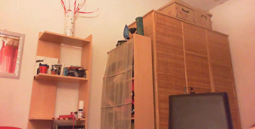 Nicoletta Embassi: このイタリア人女のための完全に開いたお尻