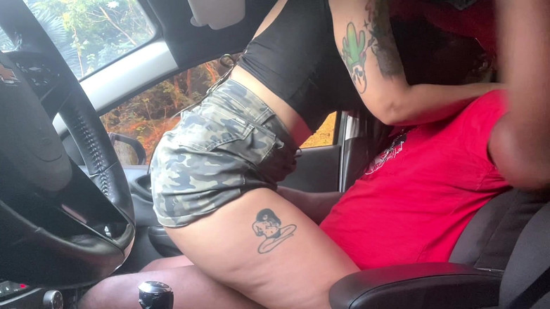 XanderBlackx: 我在车里抓到了一个平台用户