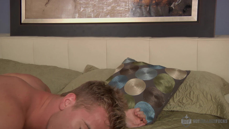 Hot College Fucks: Dru Inicia Delila