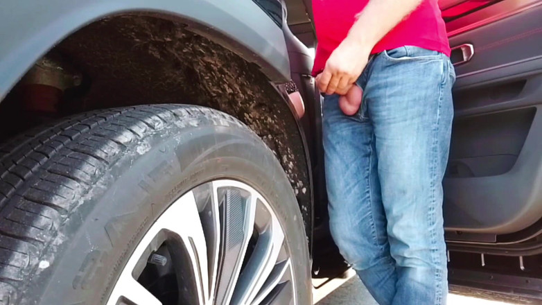 Crazyfamily 1970: 駐車場で継母をクソ