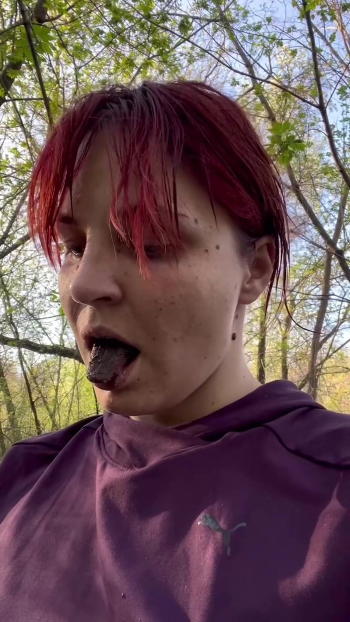 Elena917: Lễ Phục sinh lập dị của tôi