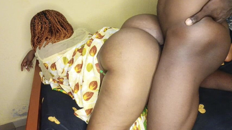 NaturalFck: Üvey oğluma büyük sulu götümle bir ders veriyorum, beni tüm...