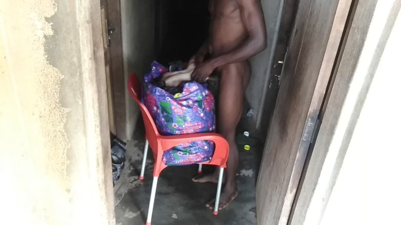 Moviesporn1: Dziwka dostaje jej tyłek fucked ciężko