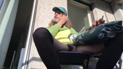 Hung nready: Balcony