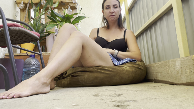 Hottie goddess: Mokré a lesklé plivá hra na betonové nohy škádlení v ceně