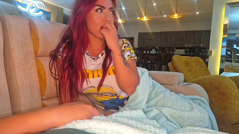 AlejandraPalacios: Jag retar min cuckoldade styvsyster medan jag rider hennes pojkväns...