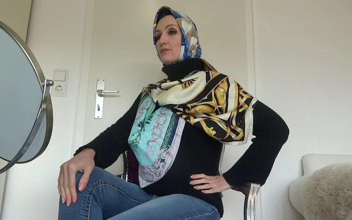 Lady Victoria Valente: 3 silk scarves - different stylings