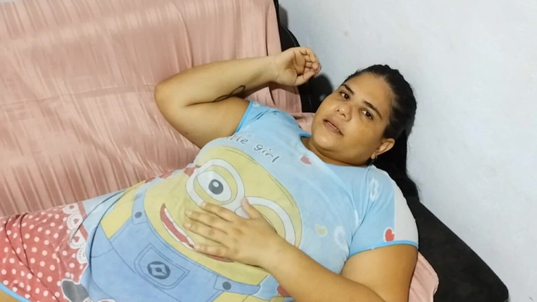 Adribella69: Cewek gemuk seksi menggoda paramedisnya untuk ngentot kontol besarnya sampai...