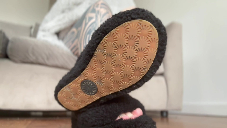 Miss Valentina: Verehre meine dreckigen uggs