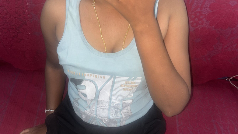 Mary V: Siapa yang mau nonton pertunjukan tarian bugil Shruti Bhabhi?