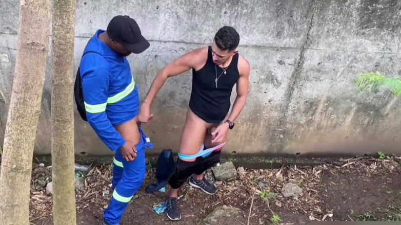 TheBlacKHunterr: Cruising Di sebalik Dinding