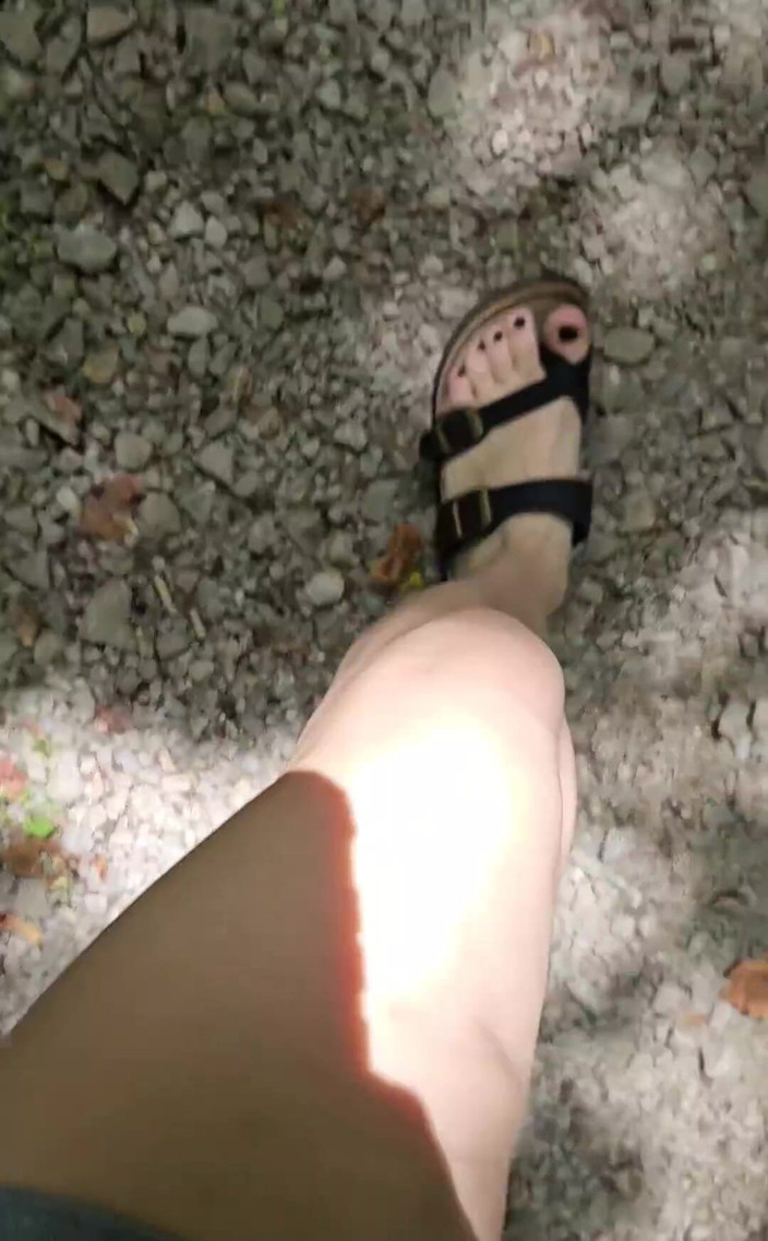 Raven Willow: Biarkan saya menggesel Kaki Berpeluh Ini Merentasi Muka Awak Selepas...