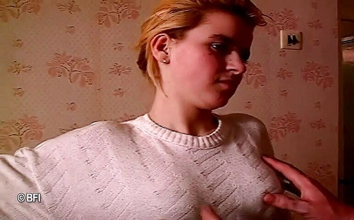 Tight sweet and irrestible sweet teen pussy: Russa dezoito anos - Olga Sibéria