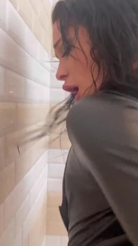 Naughty Shower with Lola Bellucci