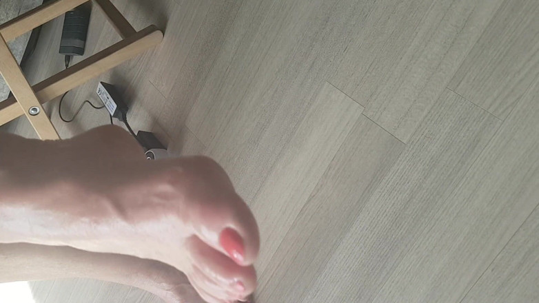 MisS Angel: Barefoot in the sun