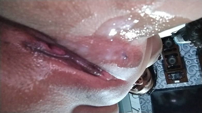 AngyAmazon: 彼が私をファックし、上に中出しする前に、私の黒い雄牛にPOVディープスロートフェラチオ