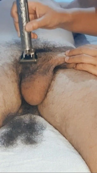 Me Encanta Afeitar a Mi Hombre, Sus Bolas Y Su Gran Polla.