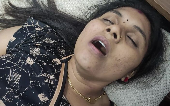 Vaigavarun45: मेरी सौतेली मम्मी को चोदो जबकि मेरी पत्नी घर पर नहीं है, मेरी रंडी सौतेली मम्मी मेरे साथ मजा लेती है जबकि मेरी पत्नी घर में नहीं है, सौतेली मम्मी लंड चुसाई
