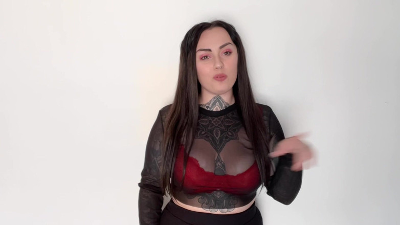 Miss Valentina: 새엄마의 작은 정액 마시는 사람