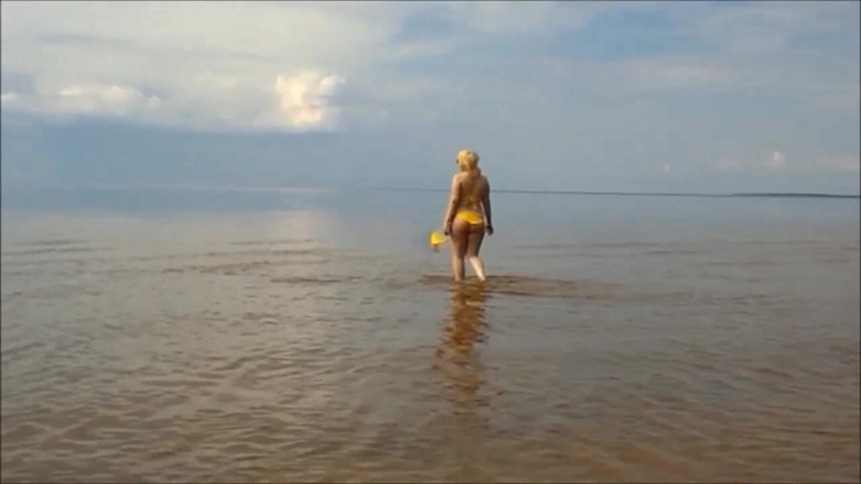 RedRoseRus: Bikini beach 2