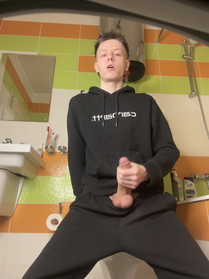 Morflot24: 火辣 twink 的独奏