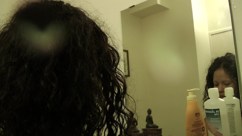 Paris Jango: Douche coquine d’une jolie fille noire