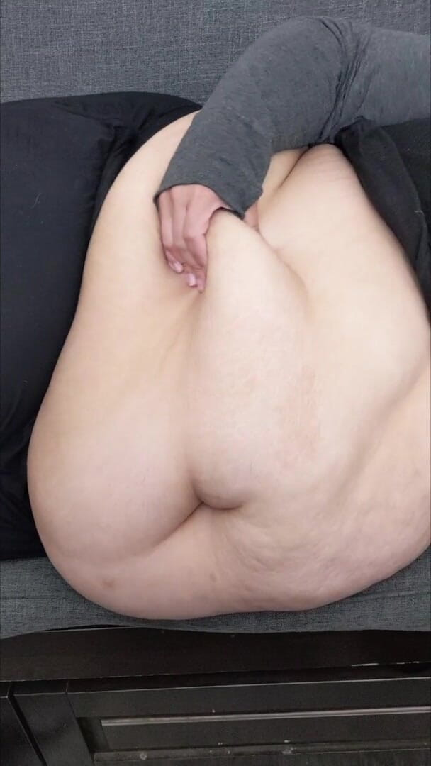 Plump Paradise: Tombul cenneti göbek oyunu yakın çekim